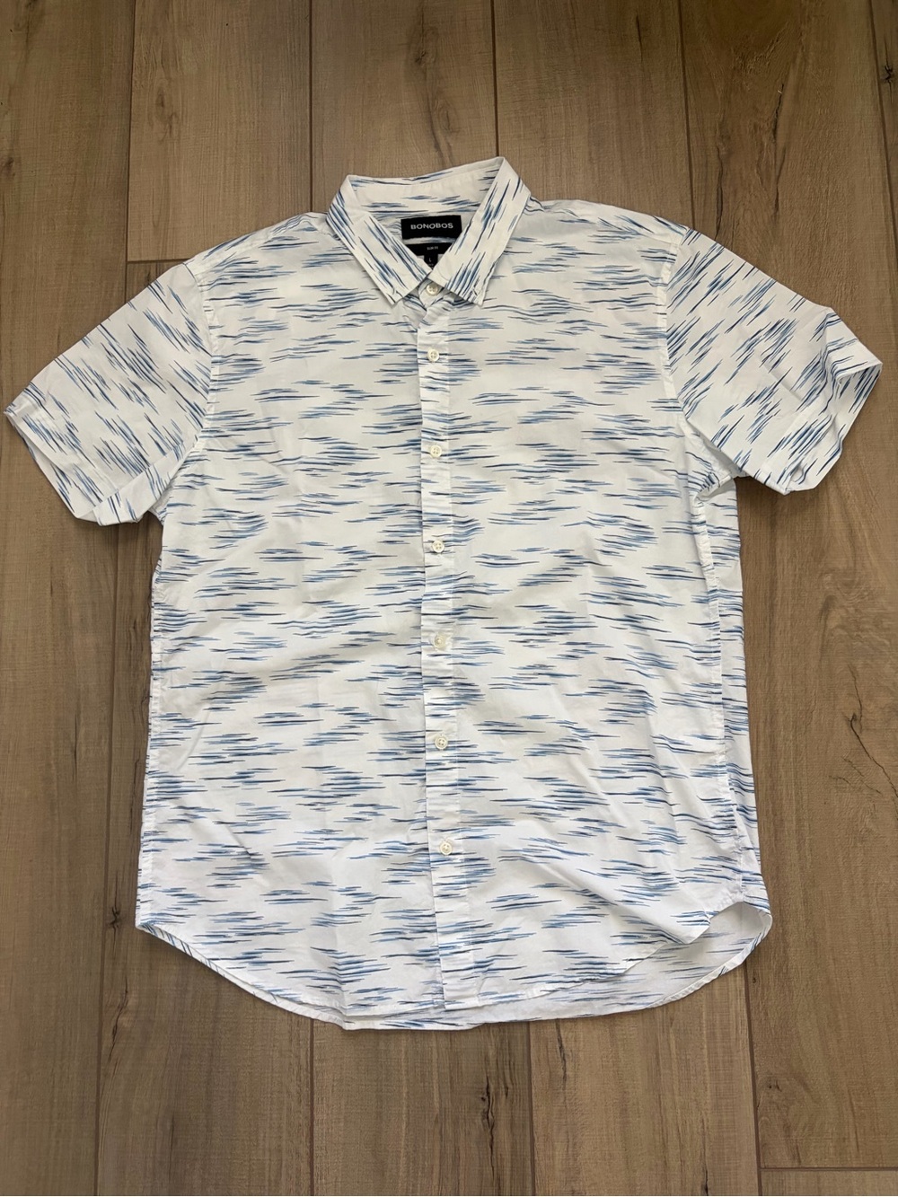 Bonobos White Short-Sleeve Button-Down with Blue wave pattern sz L